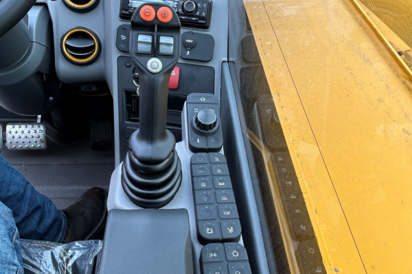 2026 JCB TELEHANDLER - AG Telescopic Handler Image 8