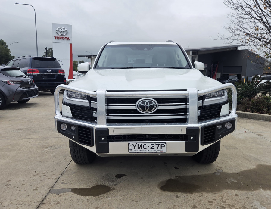 2024 Toyota LandCruiser FJA300R VX SUV Image 2