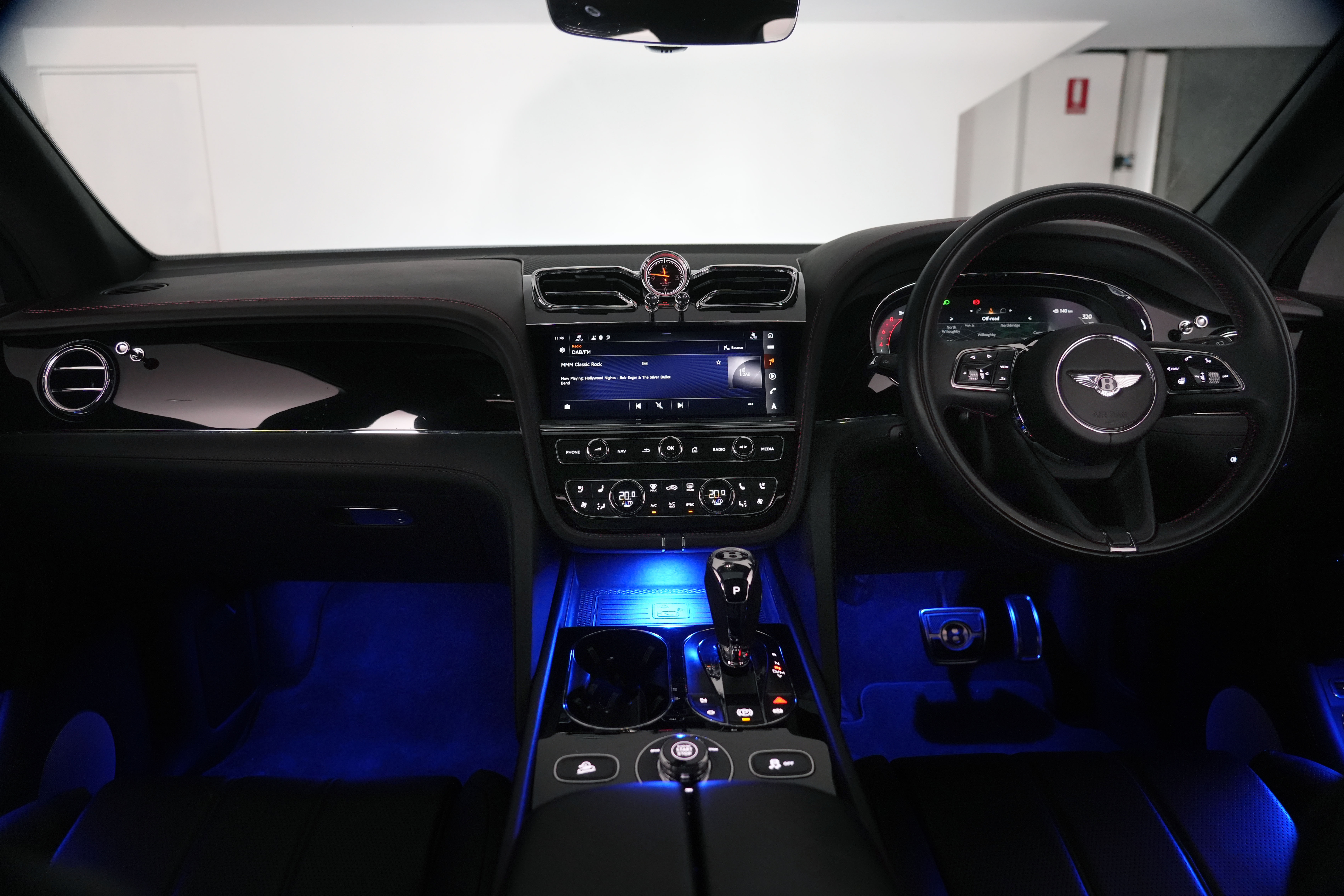 2024 Bentley Bentayga V8 SUV Image 16