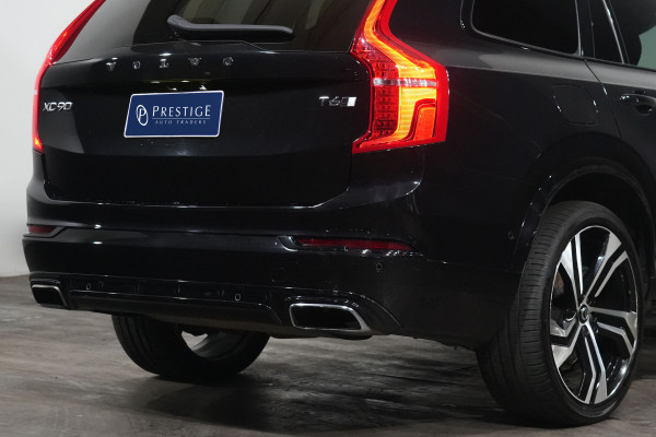 2021 Volvo XC90 L Series T6 R-Design SUV Image 8