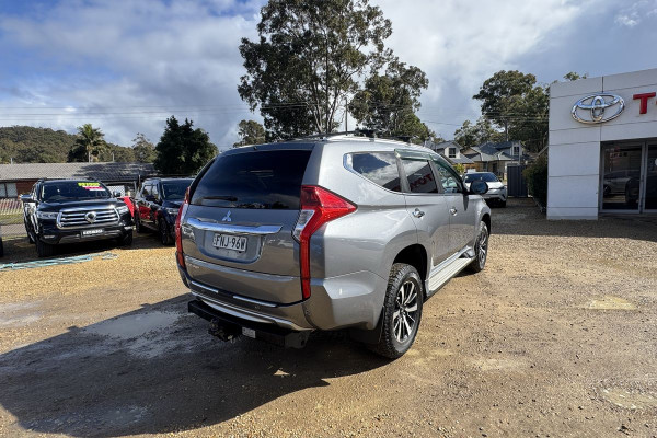2017 Mitsubishi Pajero Sport QE GLS SUV Image 23