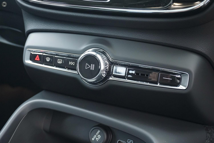 2024 MY25 Volvo XC40 XZ Plus B4 SUV Image 13