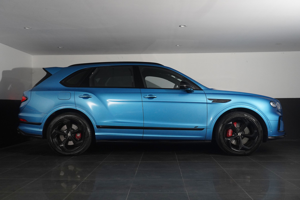 2024 Bentley Bentayga V8S Black Line SUV Image 4
