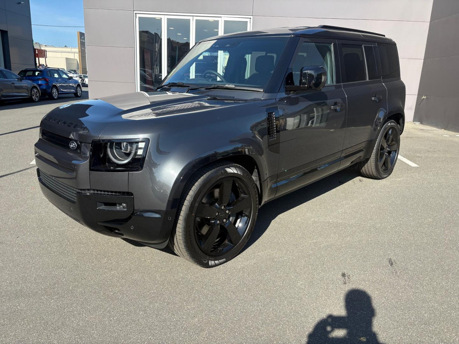 2026 Land Rover Defender L663 110 P425 X-Dynamic SE SUV Image 3