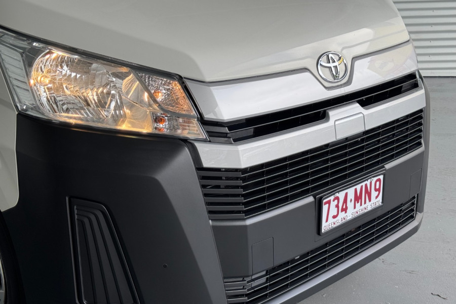 2021 Toyota HiAce GDH300R  Crew Van Image 20