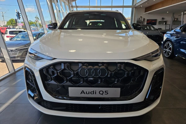 2026 MY25 Audi Q5 GU e-hybrid 270kW SUV Image 2