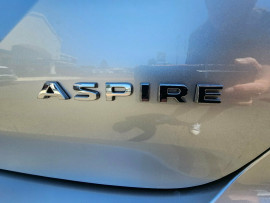 2024 Mitsubishi Outlander ZM Aspire SUV image 11