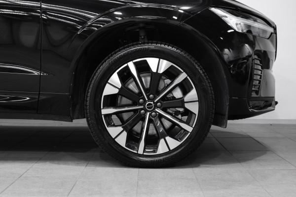 2026 Volvo XC60 UZ B5 Ultra Dark 2L Mild Hybrid AWD SUV Image 4