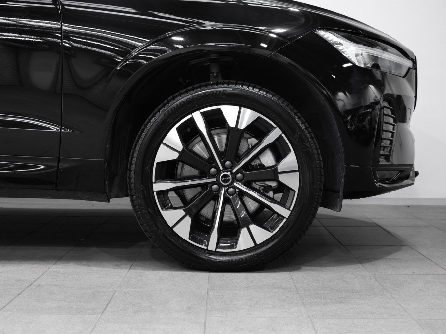2026 Volvo XC60 UZ B5 Ultra Dark 2L Mild Hybrid AWD SUV Image 4