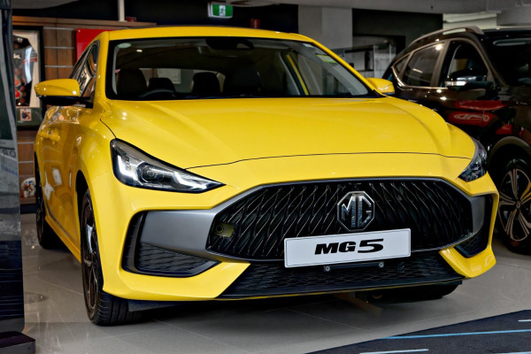 2023 MG MG5  Essence Sedan