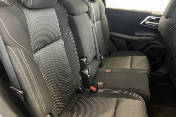 2023 MY24 Mitsubishi Outlander ZM ES SUV Image 16