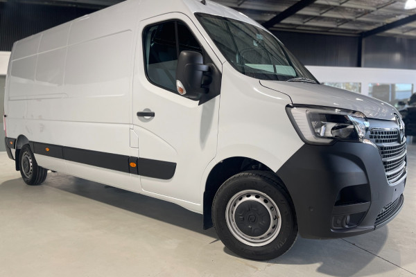 2024 Renault Master X62 Phase 2 Pro 110kW Bus