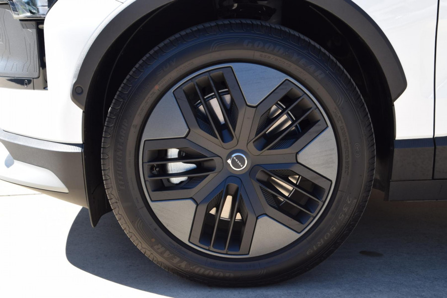 2026 MY27 Volvo EX30 Cross Country  P8 SUV Image 8