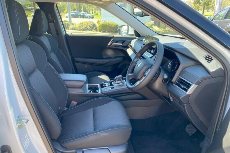 2024 Mitsubishi Outlander ZM LS SUV