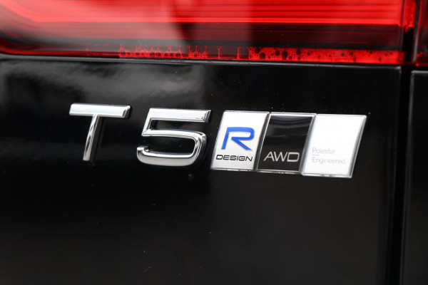 2020 Volvo V60 F-Series T5 R-Design Wagon Image 5