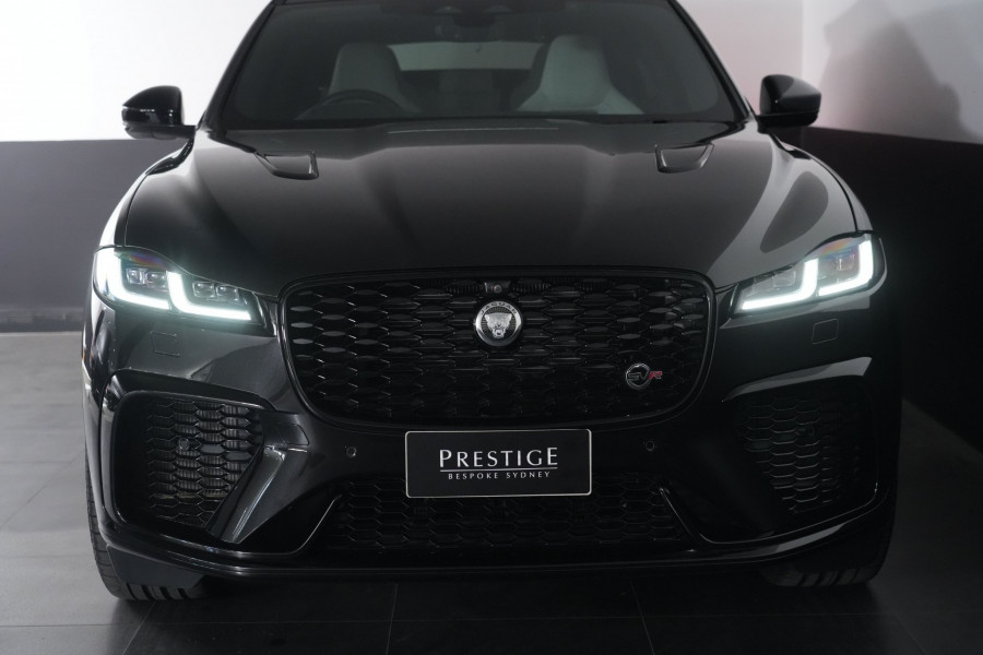 2024 Jaguar F-PACE SVR SUV Image 3