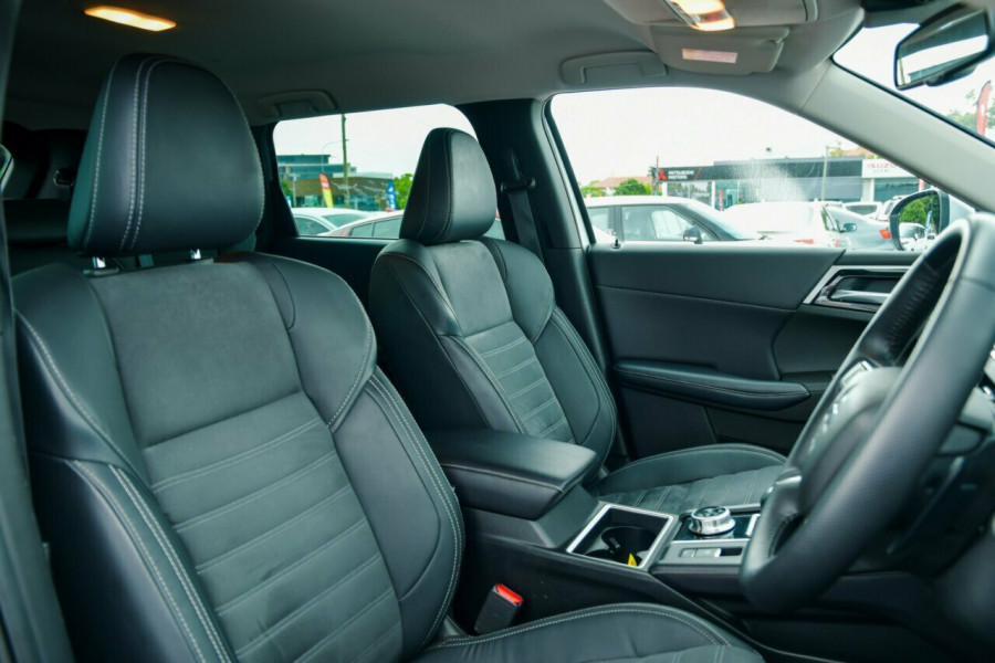 2024 Mitsubishi Outlander ZM Aspire SUV Image 21