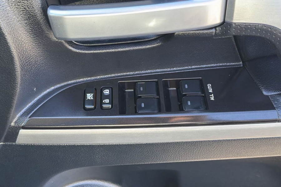 2019 Toyota LandCruiser VDJ200R VX SUV Image 23