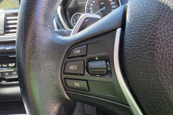 2016 BMW 3 Series F30 LCI 320i Sport Line Sedan Image 24