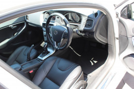 2017 Volvo V40 (No Series) MY18 T4 Inscription Hatchback