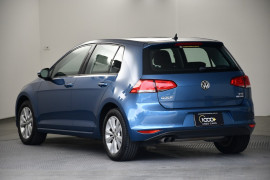 2015 MY16 Volkswagen Golf 7 92TSI Hatch Image 3