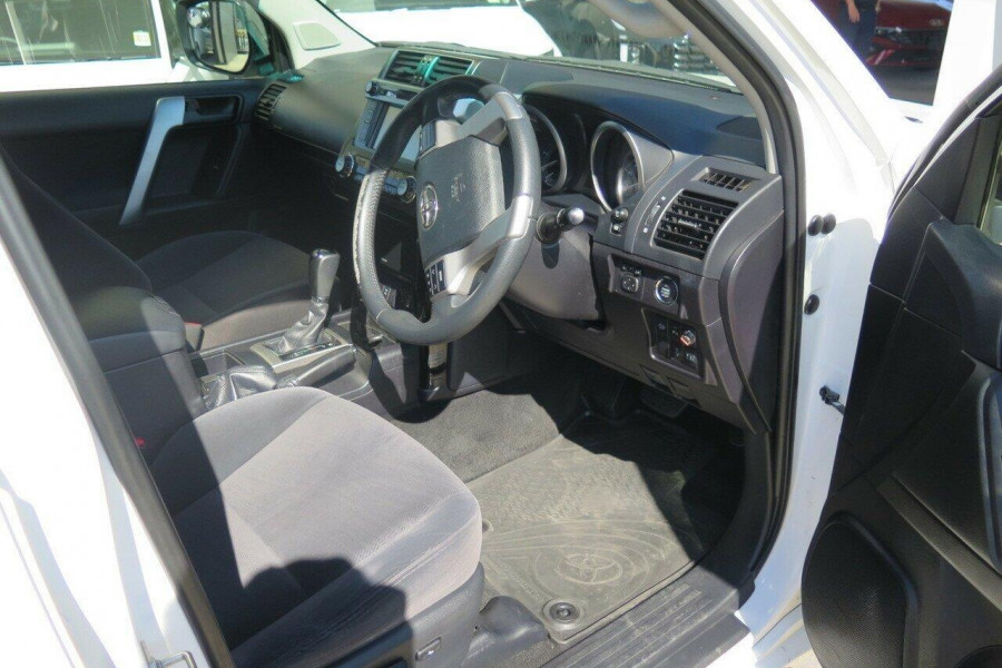 2016 Toyota LandCruiser Prado GDJ150R GXL SUV Image 11
