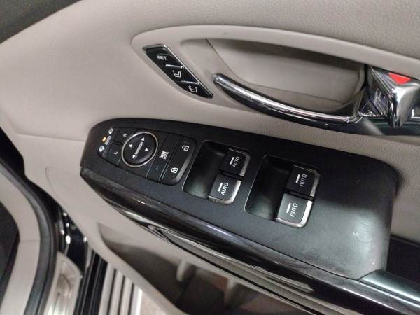 2015 MY16 Kia Carnival YP Platinum People Mover image 10