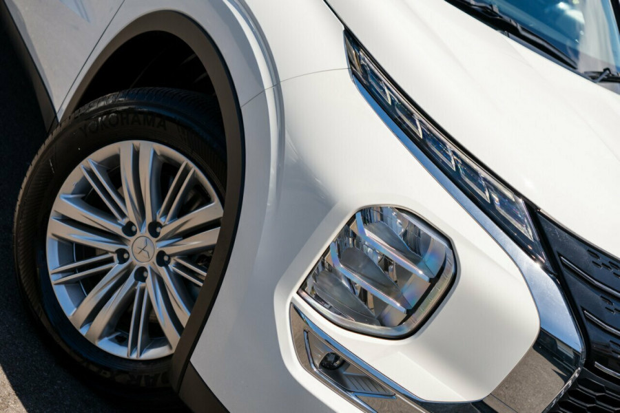 2023 Mitsubishi Outlander ZM LS SUV Image 6
