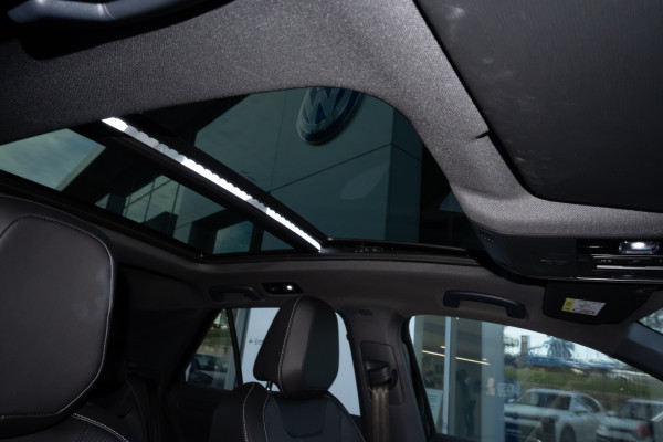 2025 Volkswagen T-Roc D11 140TSI R-Line SUV image 11