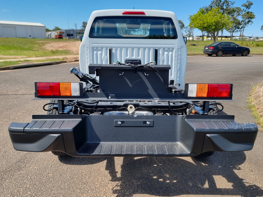 2026 Isuzu D-MAX RG SX High Ride Cab Chassis Image 4