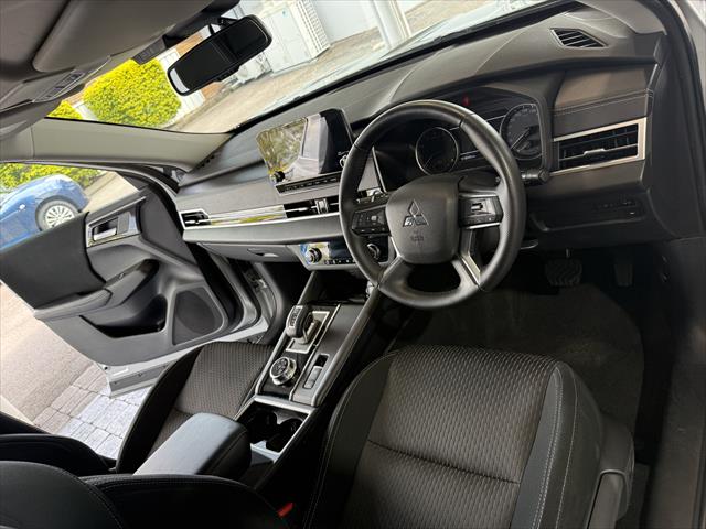 2023 MY24 Mitsubishi Outlander ZM LS SUV Image 14