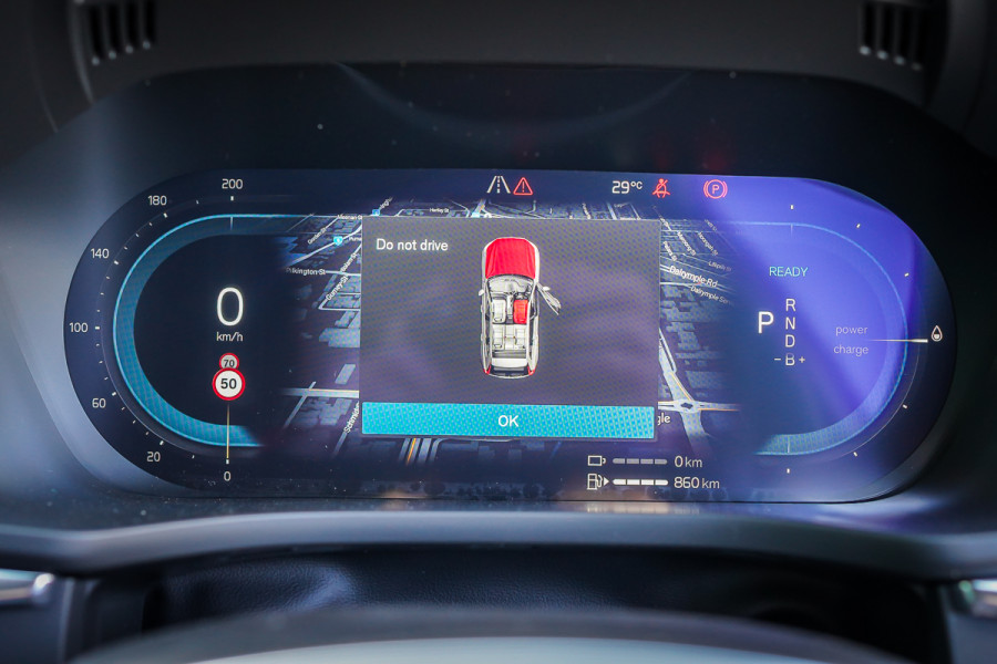 2025 Volvo XC60 Ultra T8 Plug-In Hybrid SUV Image 23