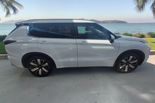 2025 Mitsubishi Outlander ZM Exceed SUV Image 8