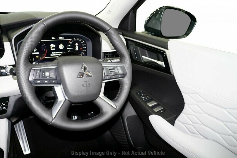2025 Mitsubishi Outlander ZM Exceed SUV Image 6