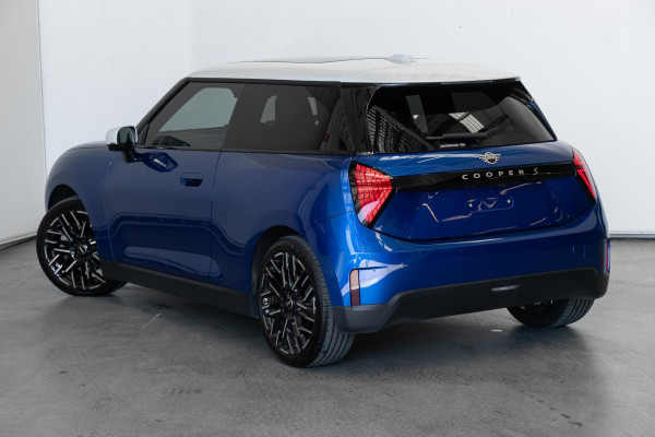 2024 MINI Cooper J01 SE Favoured Hatch
