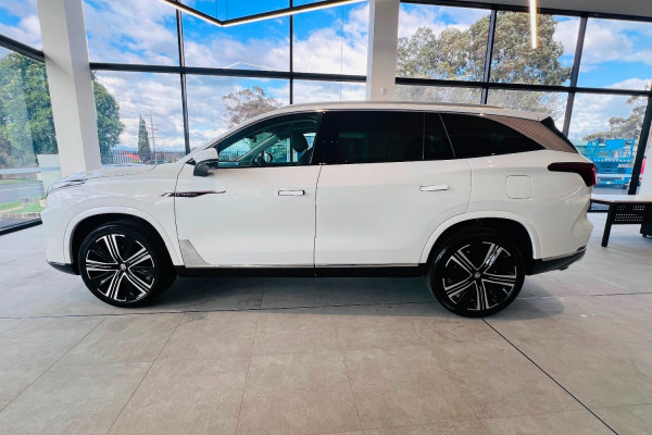 2026 MY25 MG QS IS31 Essence SUV Image 9