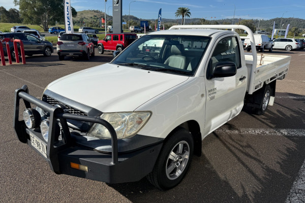 2009 Toyota HiLux TGN16R WorkMate Cab Chassis Image 5