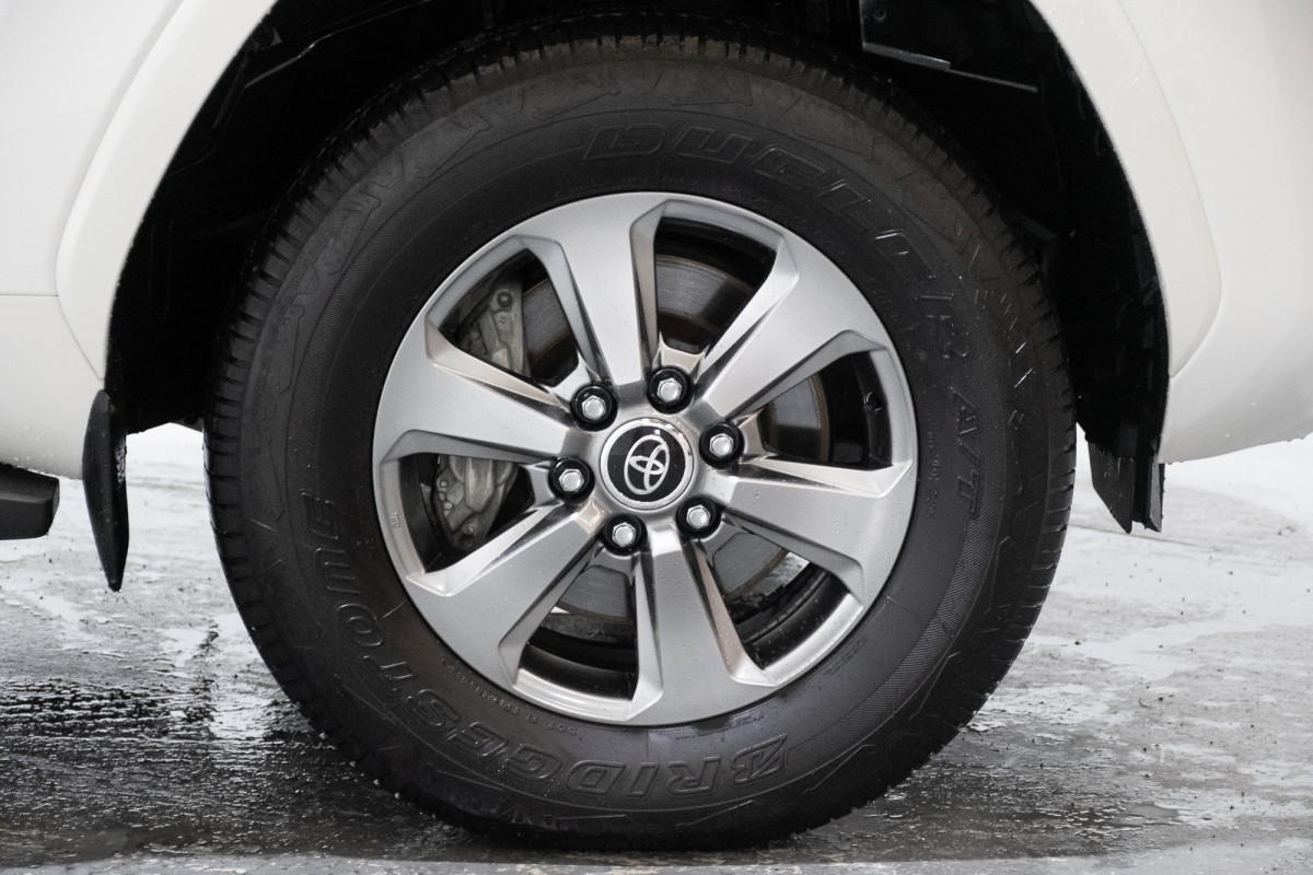 2023 Toyota LandCruiser Sahara SUV