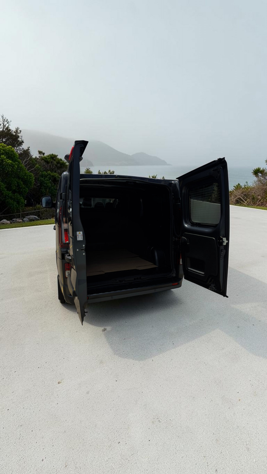 2025 Renault Trafic X82 Crew Lifestyle Van Image 6