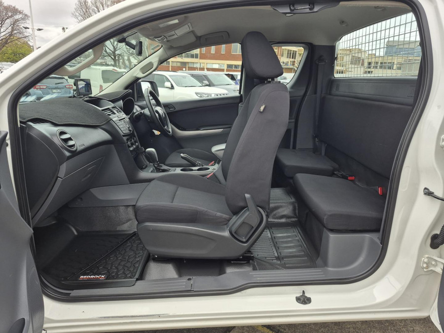 2016 Mazda BT-50 UR XT Cab Chassis Image 32