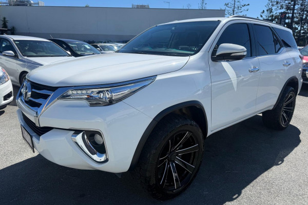 2016 Toyota Fortuner GUN156R Crusade SUV Image 11