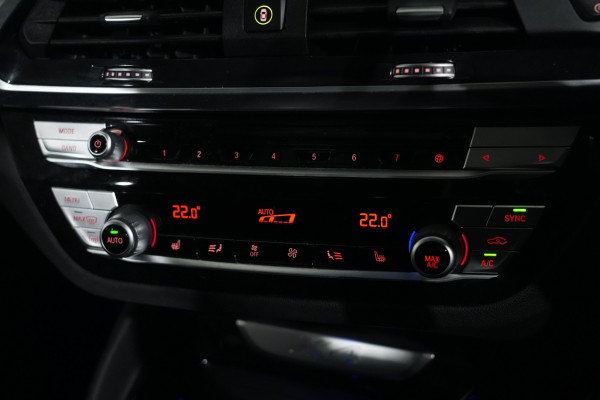 2020 BMW X4 xDrive30i M Sport SUV image 19