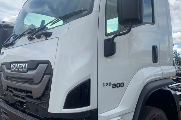 2026 Isuzu FVD 170-300 AT R60 Cab Chassis Image 4