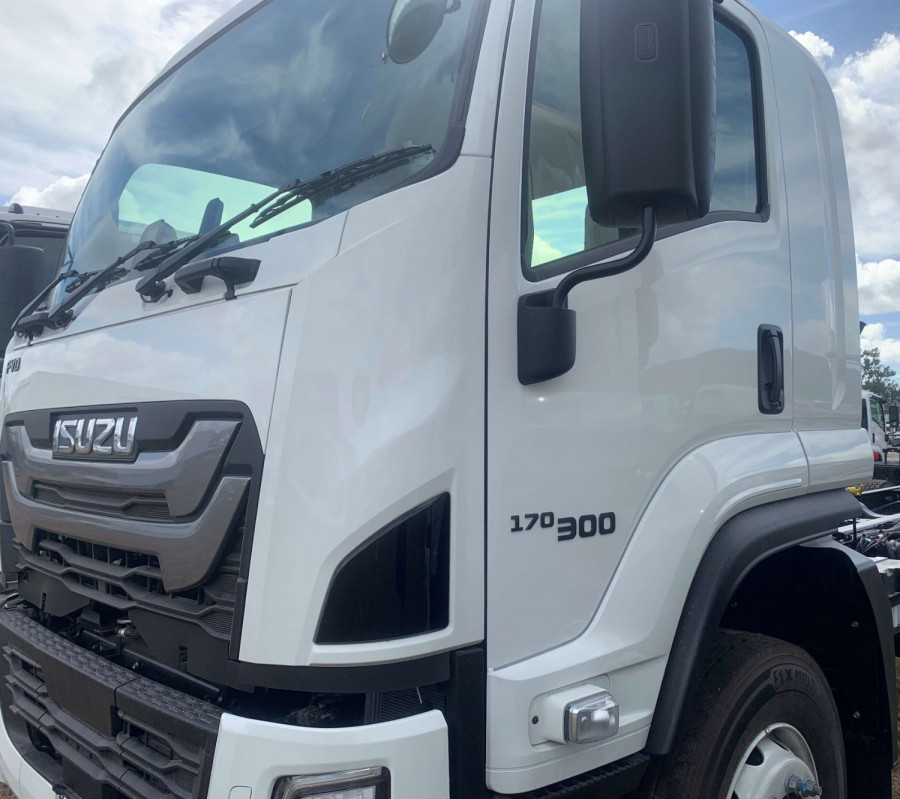 2026 Isuzu FVD 170-300 AT R60 Cab Chassis Image 4