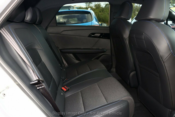 2024 MG MG4 MEH32 Essence 64 Hatch Image 5