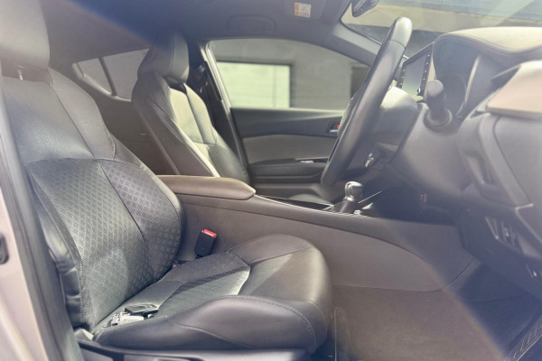 2019 Toyota C-HR NGX10R Koba SUV Image 14