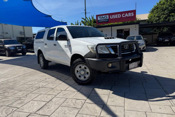 2012 Toyota HiLux SR Extra Cab Pickup