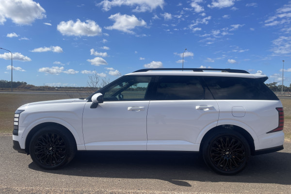 2027 Hyundai Palisade Calligraphy Black Ink SUV Image 4