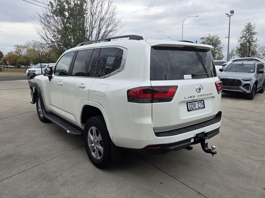 2024 Toyota LandCruiser FJA300R VX SUV Image 5