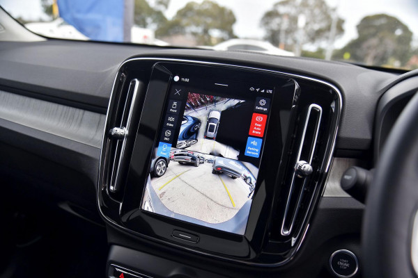 2025 Volvo XC40 XZ Ultra B4 Bright SUV Image 20